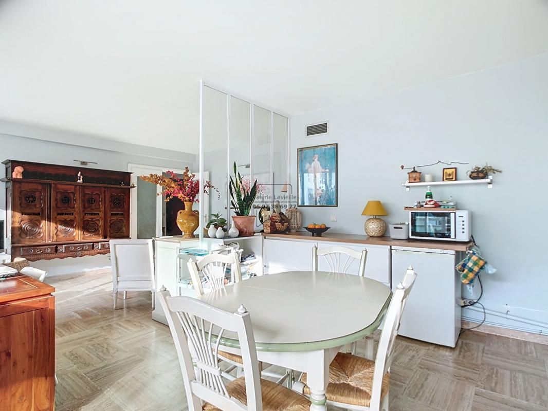 MARSEILLE-1ER-ARRONDISSEMENT MARSEILLE (13001) - LONGCHAMP - Exclusivité - NUE PROPRIETE - T4 + BALCON/TERRASSE + PARKING 3