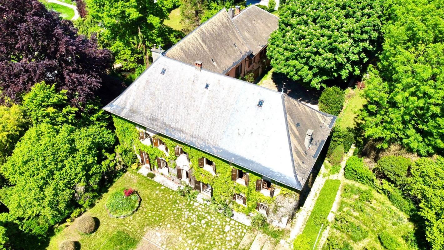 GRESY-SUR-AIX 73100-Manoir historique,ancien château Mouxy (comtes de LOCHE ) + terrain 8484 m2 + option de construire 2 lots 3