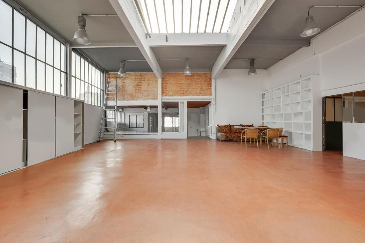 Loft immense à Courbevoie 16 pièce(s) 465 m2 - Proche Neuilly