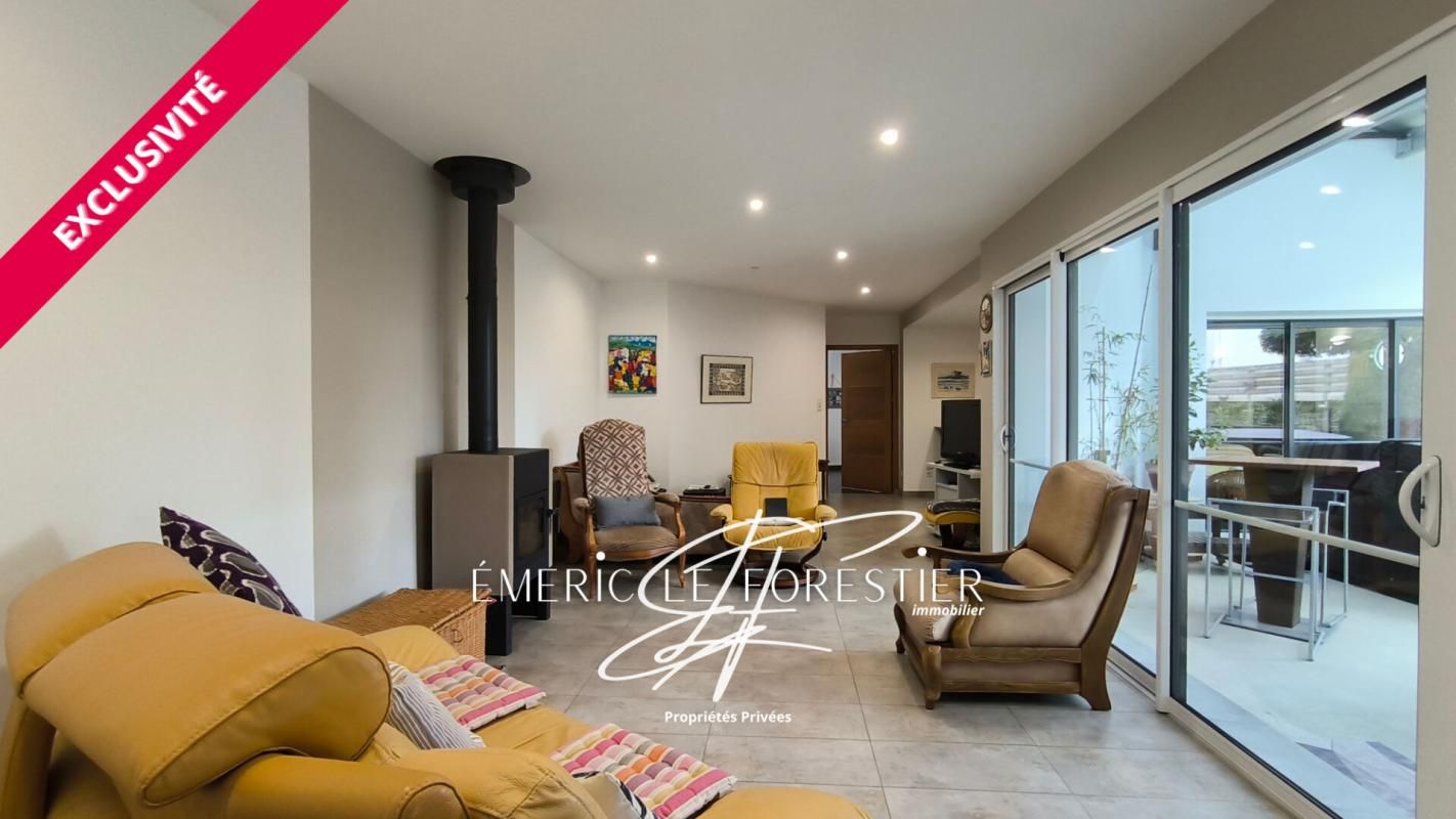 SEGRE Maison Ombrée D Anjou 7 pièce(s) 263 m2 2