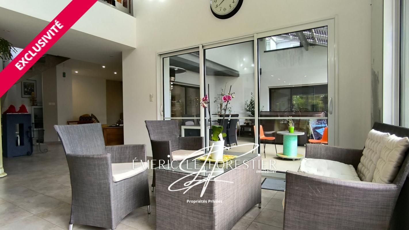 SEGRE Maison Ombrée D Anjou 7 pièce(s) 263 m2 4