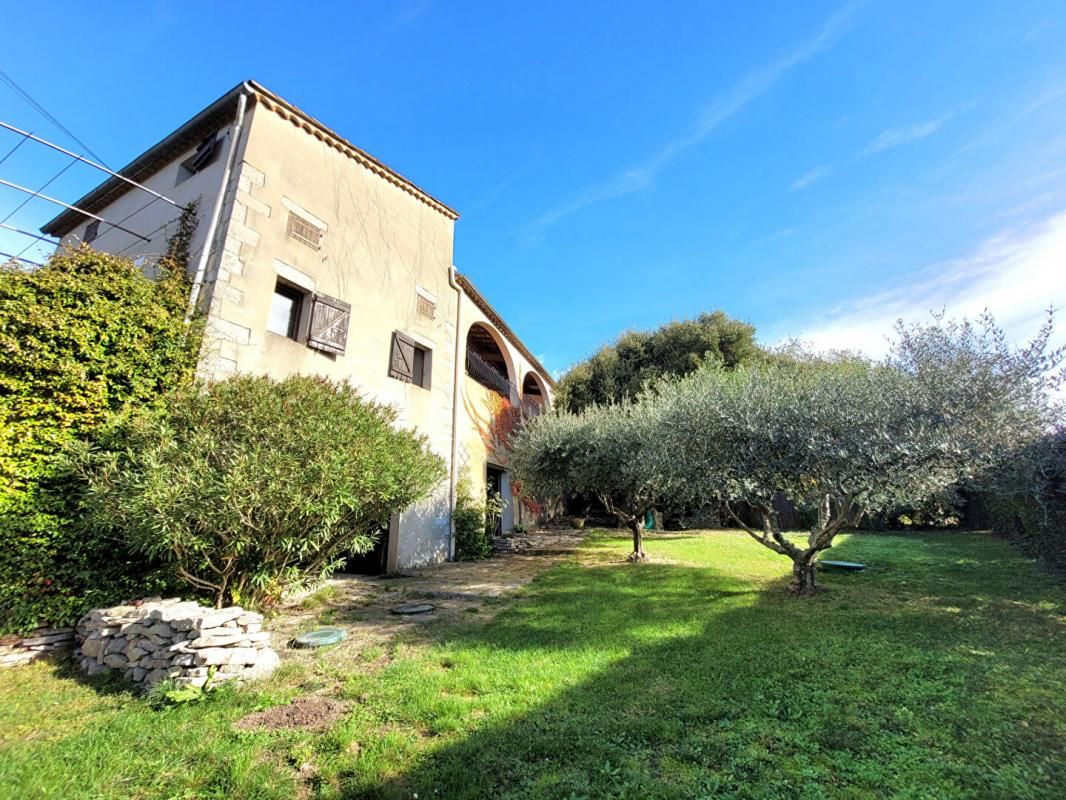 Mas du XVIIIe avec vue, charme et potentiel locatif ? Saint-André-de-Cruzières, entre Gard et Ardèche
