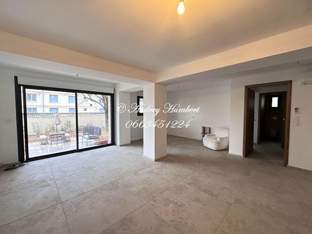 MANOSQUE MANOSQUE, dans VILLA, superbe APPARTEMENT T4 de 87 m² en RDC avec jardin, terrasse et parkings privés 2