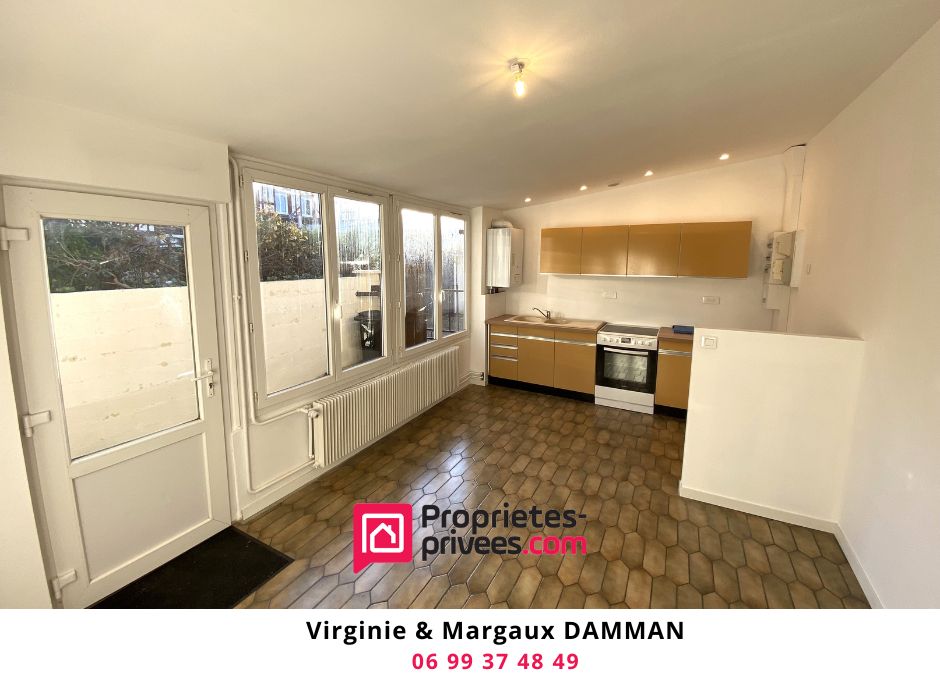 SAINT-ETIENNE-DU-ROUVRAY Maison de ville avec courette 2