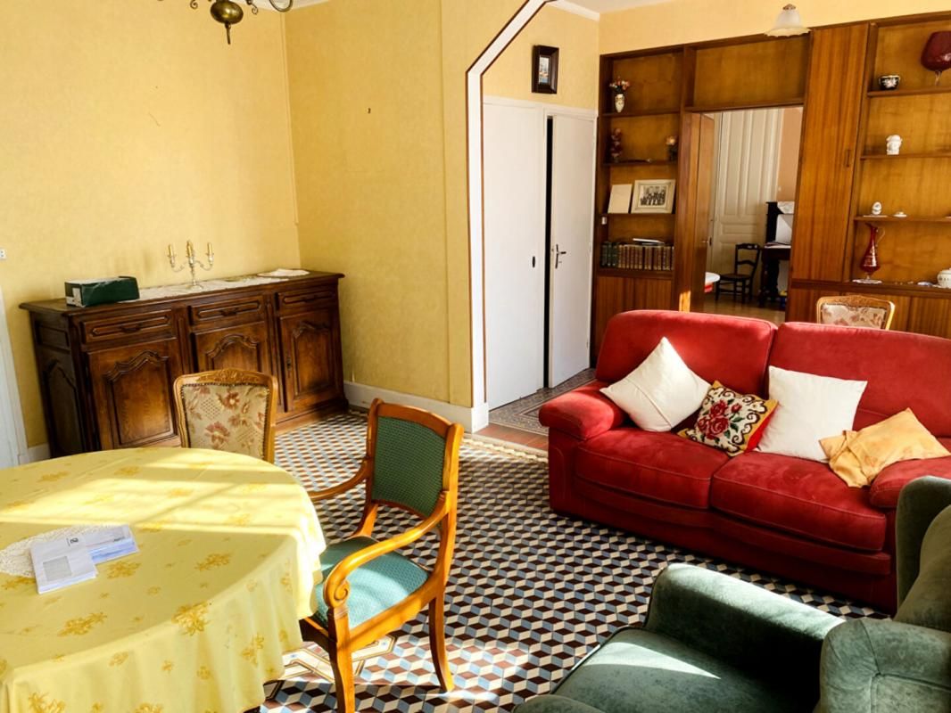 LES GRANDES-CHAPELLES Superbe maison de famille 5 pièces, 128 m2 évolutifs ( grenier et dépendance chauffée) 4