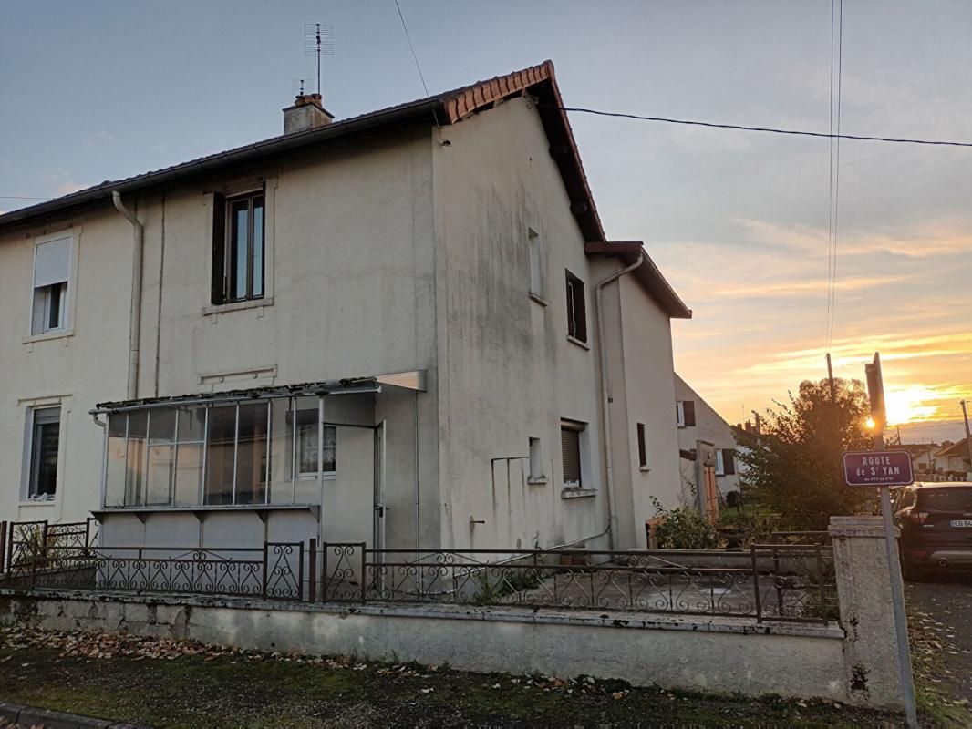Maison mitoyenne à Paray Le Monial 7 pièce(s) 123 m2 , 5 chambres