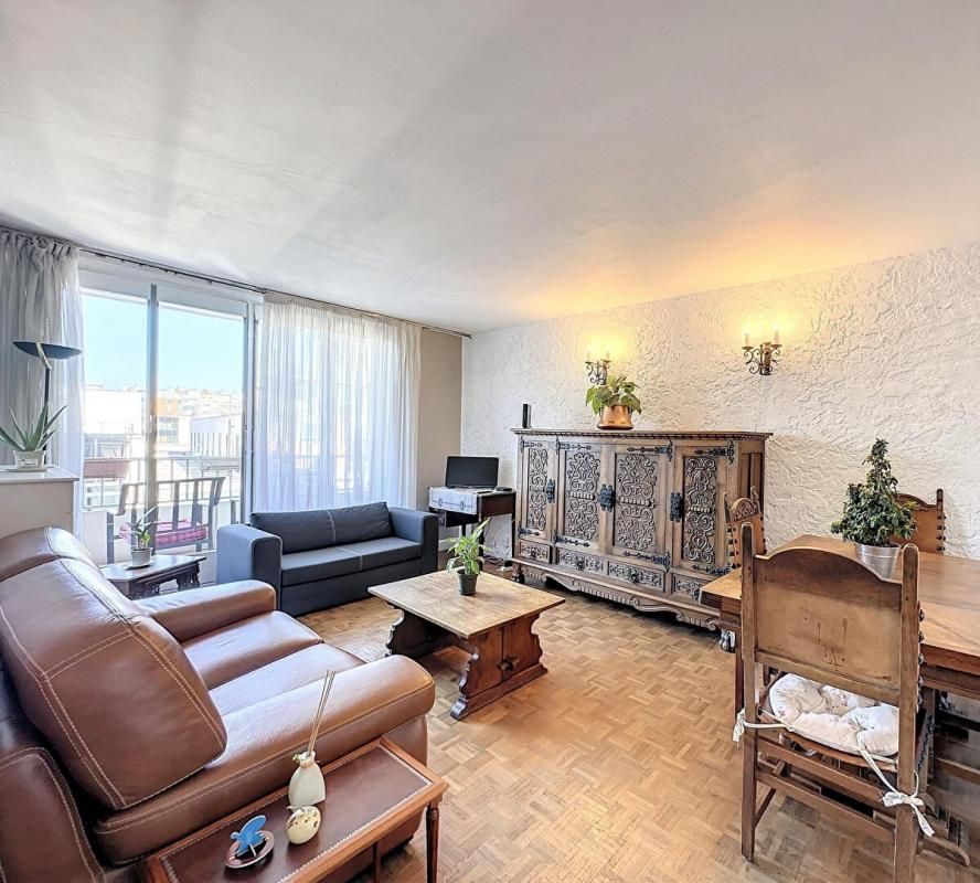 Montrouge- Superbe appartement 4 pièce(s) 85 m2 en étage élevé