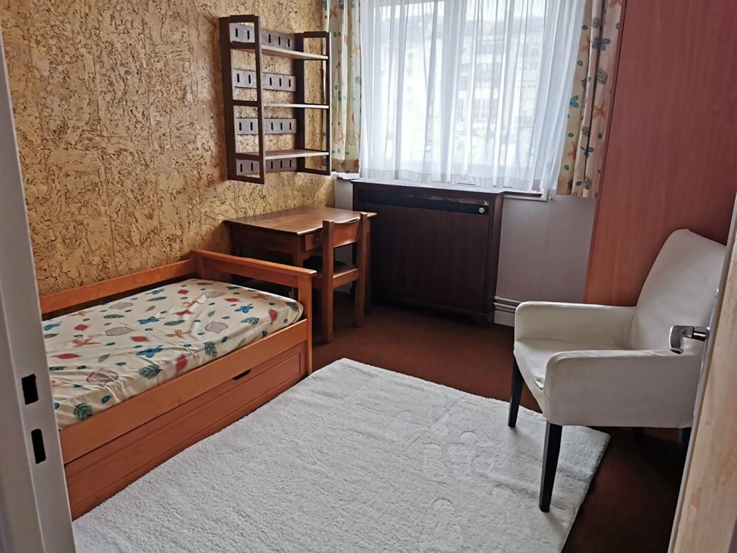 MONTROUGE Montrouge- Superbe appartement 4 pièce(s) 85 m2 en étage élevé 4
