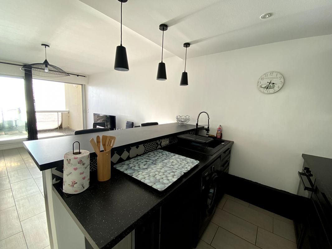 LA BAULE-ESCOUBLAC LA BAULE FACE MER  APPARTEMENT TRAVERSANT AVEC STATIONNEMENT ET CAVE 3