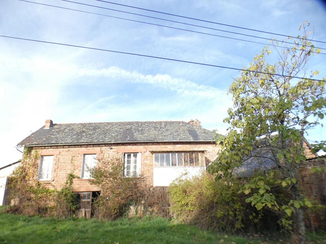 Villac maison en pierre avec 5 800 m² de terrain et deux grand batiment (210 m² et 95 m²)