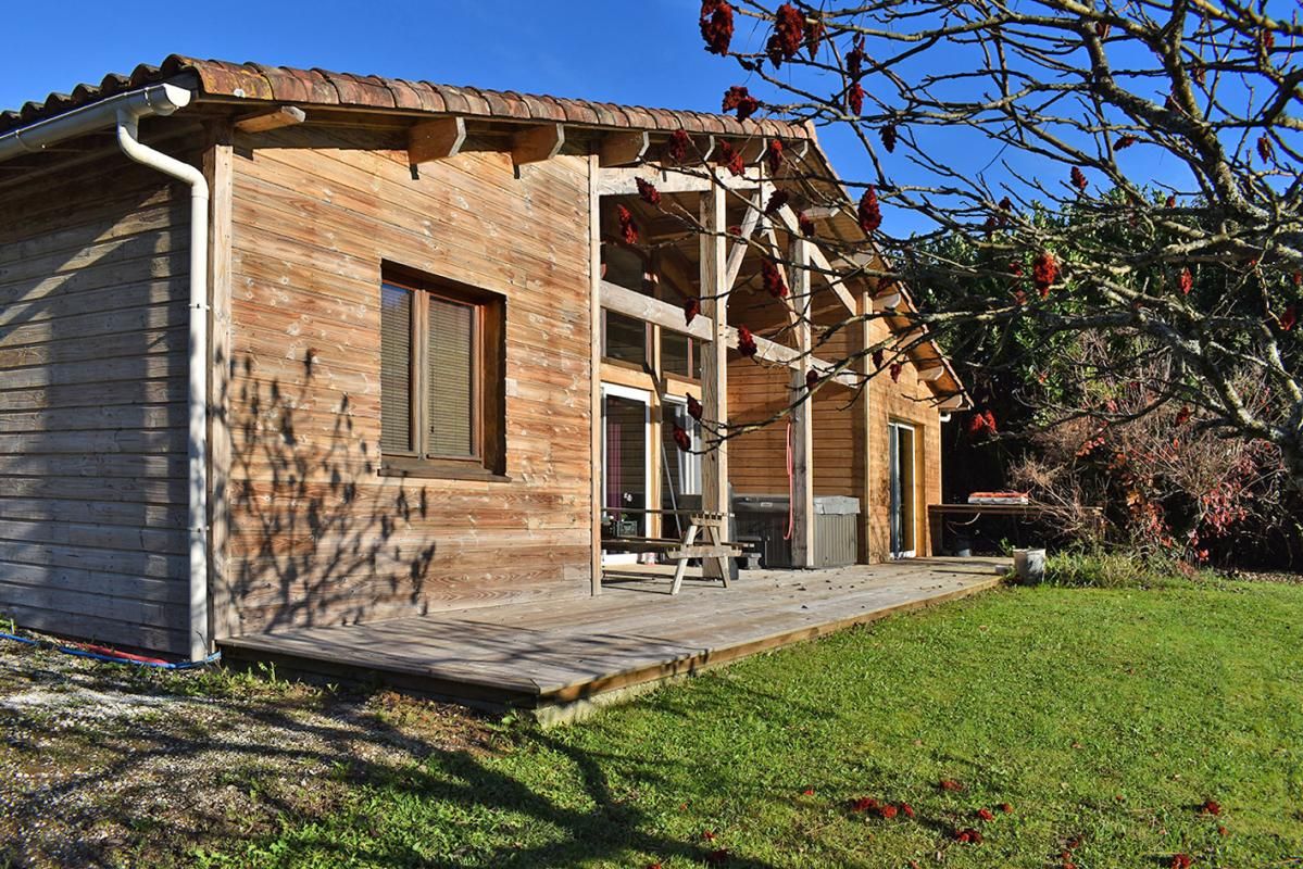 LA CHAPELLE-AUBAREIL Maison La Chapelle Aubareil 5 pièce(s) 142 m2 2