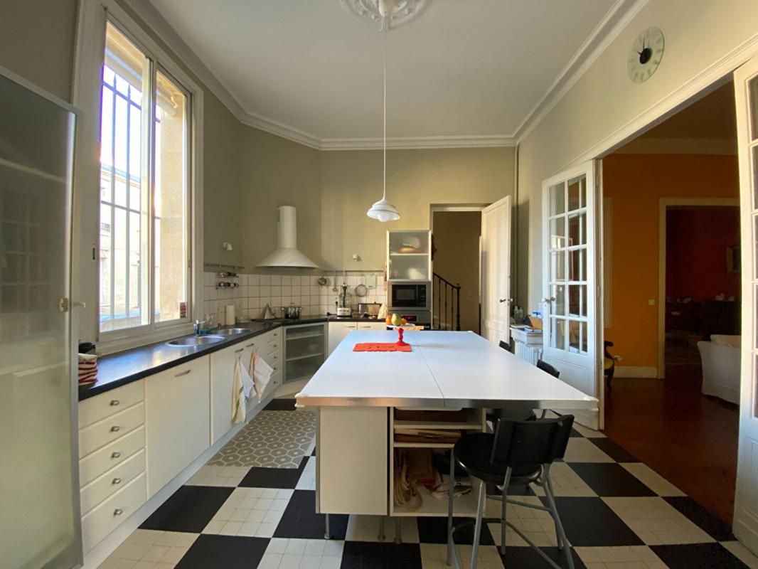 BORDEAUX Maison Bordeaux 10 pièce(s) 370 m2 3