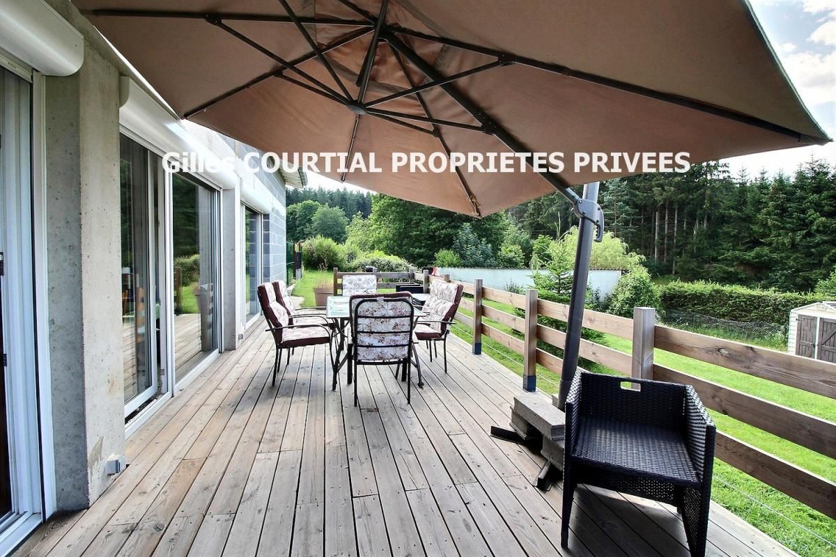 BEAUNE-SUR-ARZON CRAPONNE SUR ARZON SECTEUR Beaune Sur Arzon 43500 maison de 164m² composée de 2 habitations de construction traditionnelle plain-pied avec garage 1