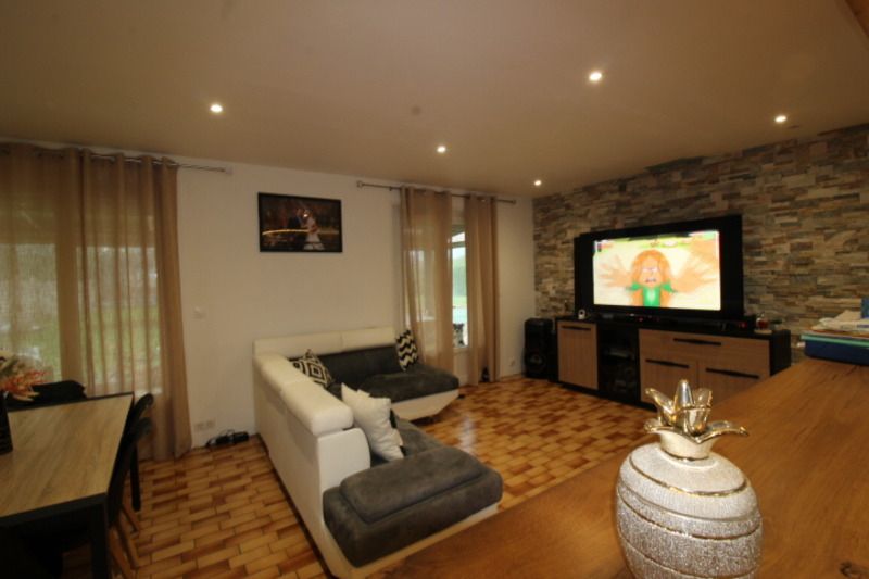 DANGE-SAINT-ROMAIN Maison Dange Saint Romain 10 pièce(s) 108.02 m2 3