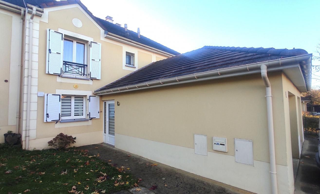 COMBS-LA-VILLE Maison Combs La Ville 6 pièces 114 m2 3