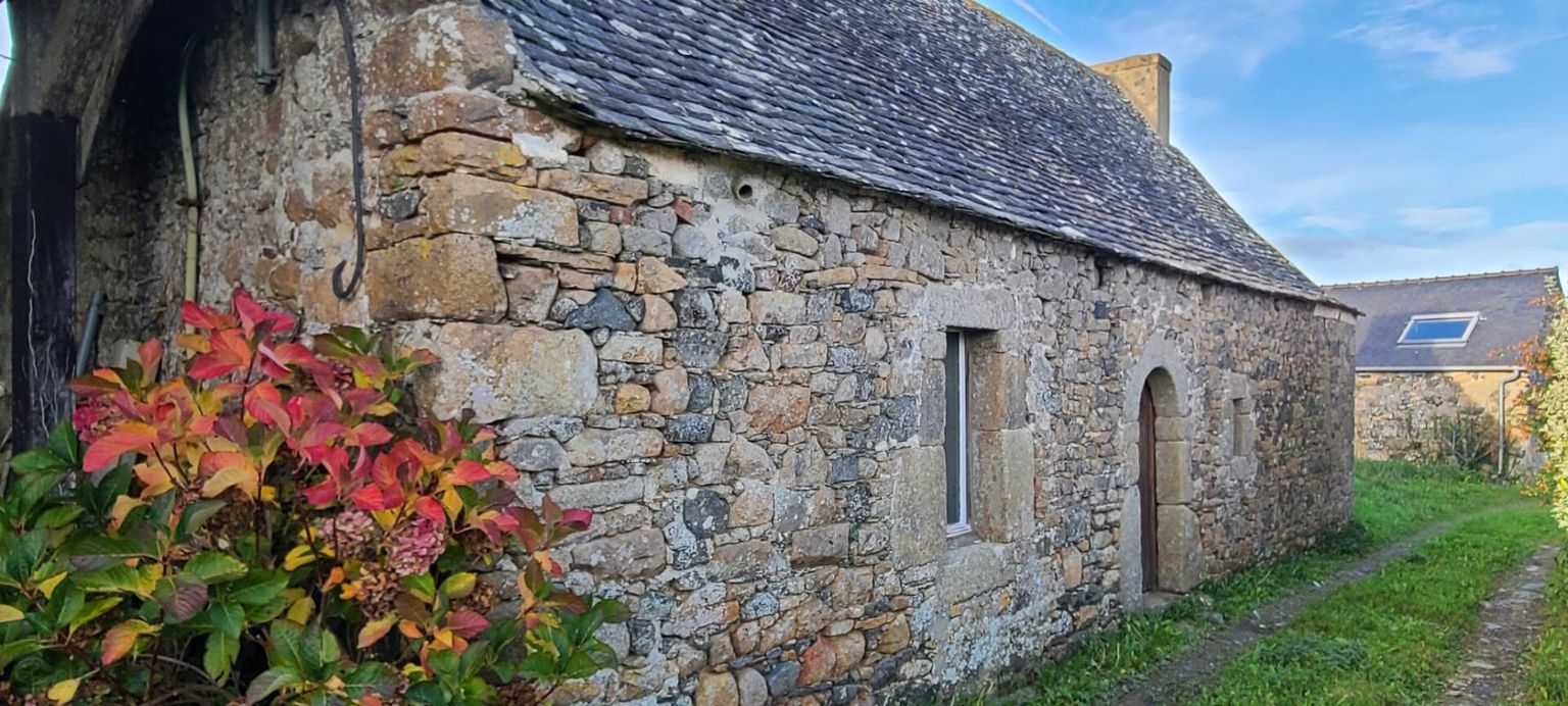 PLOUGASNOU Maison  7 pièce(s) 180 m2 4