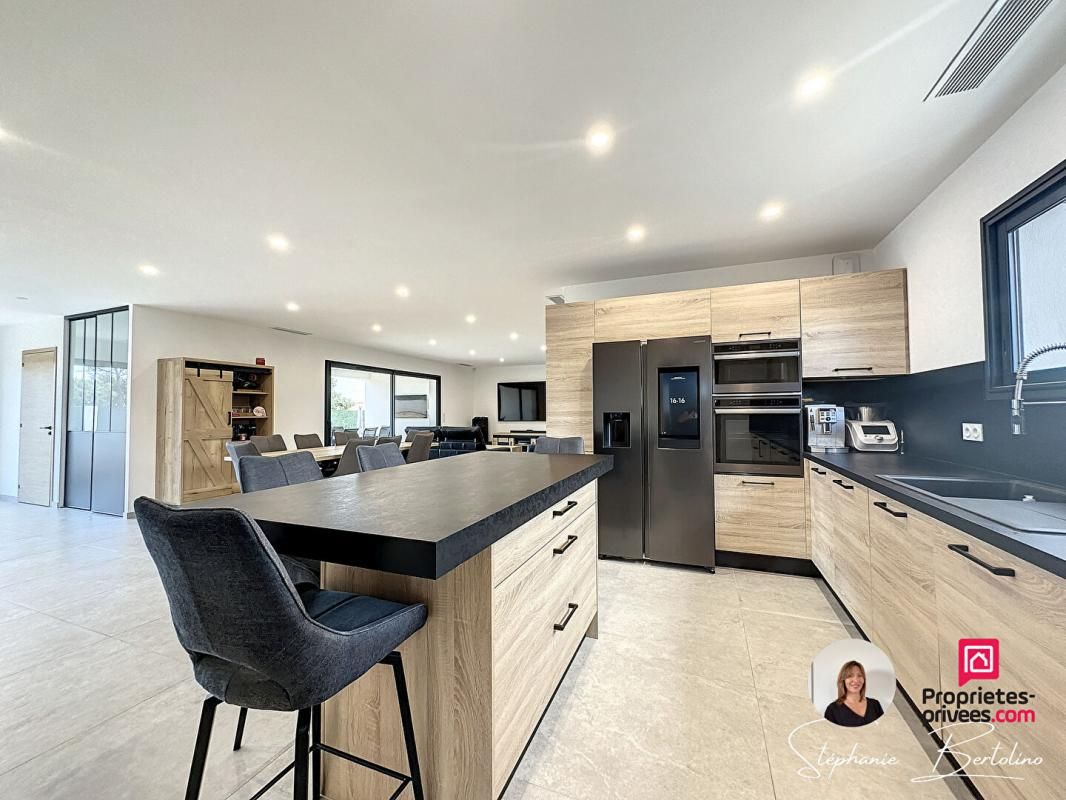 TRANS-EN-PROVENCE Maison contemporaine 168 m2 - 1100 M2 3