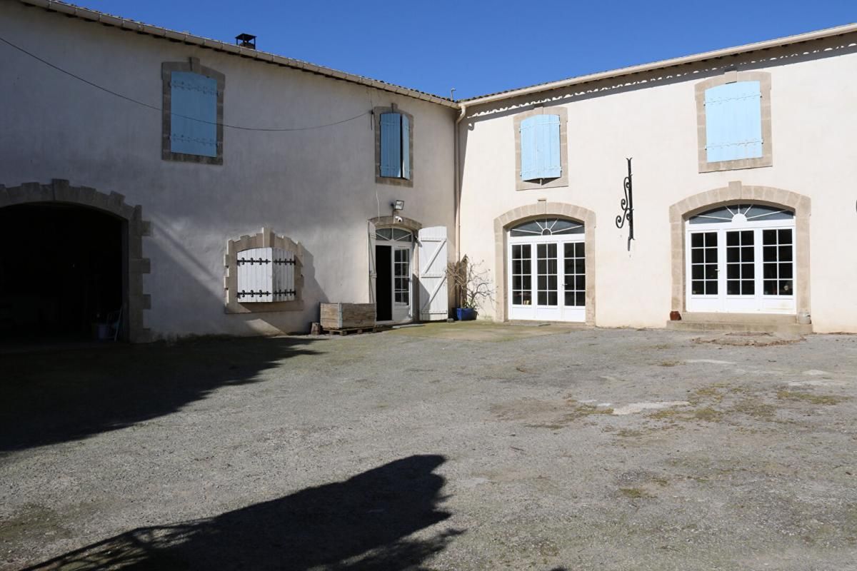 MONTAGNAC Ancien Domaine Viticole 7 pièce(s) 400 m2 sur parcelle 7000m² 2