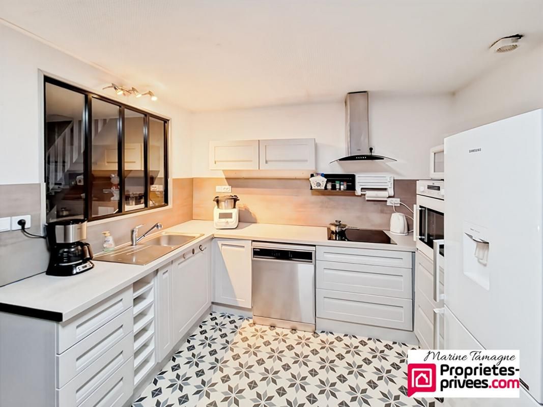 VERBERIE Maison individuelle 4 chambres en retrait de rue avec joli terrain et grand garage double 4