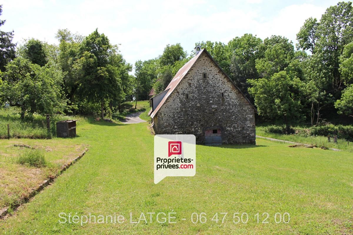 LARODDE Grange à Larodde (63) France 2