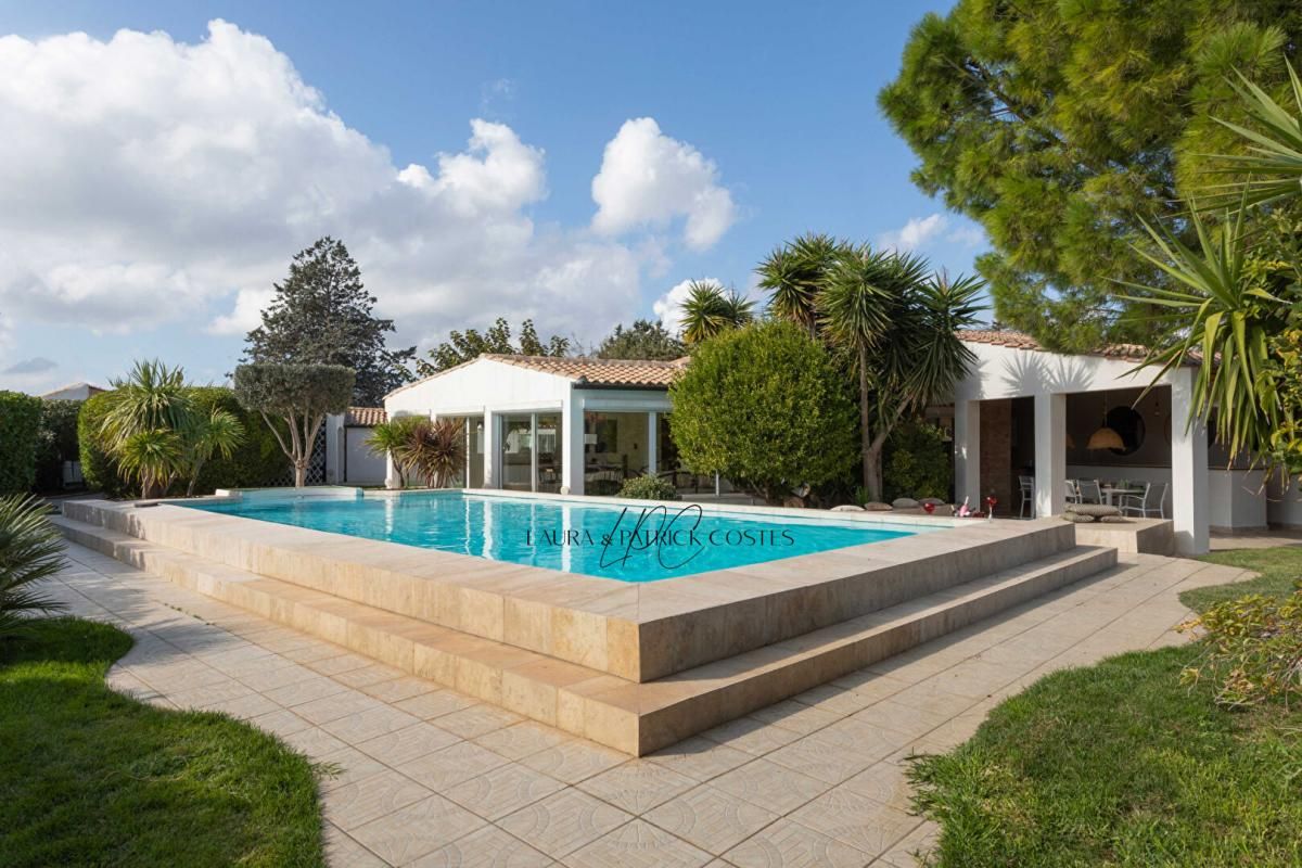 NARBONNE Villa moderne avec piscine et dépendances / NARBONNE 4