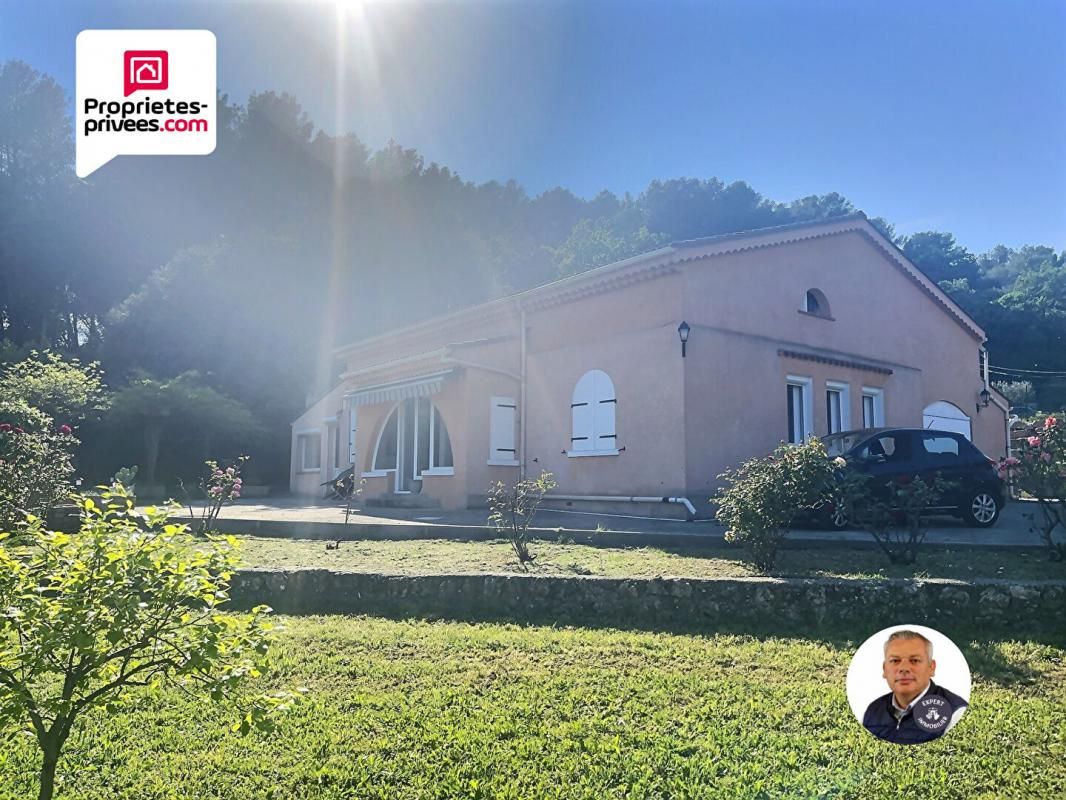 DRAGUIGNAN MAISON Familiale de 175 m² - Piscine 2