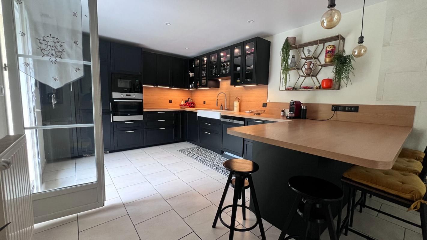 LIMAY Maison Limay 6 pièce(s) 4 chambres 130 m2 1900 m2 de Jardin 2