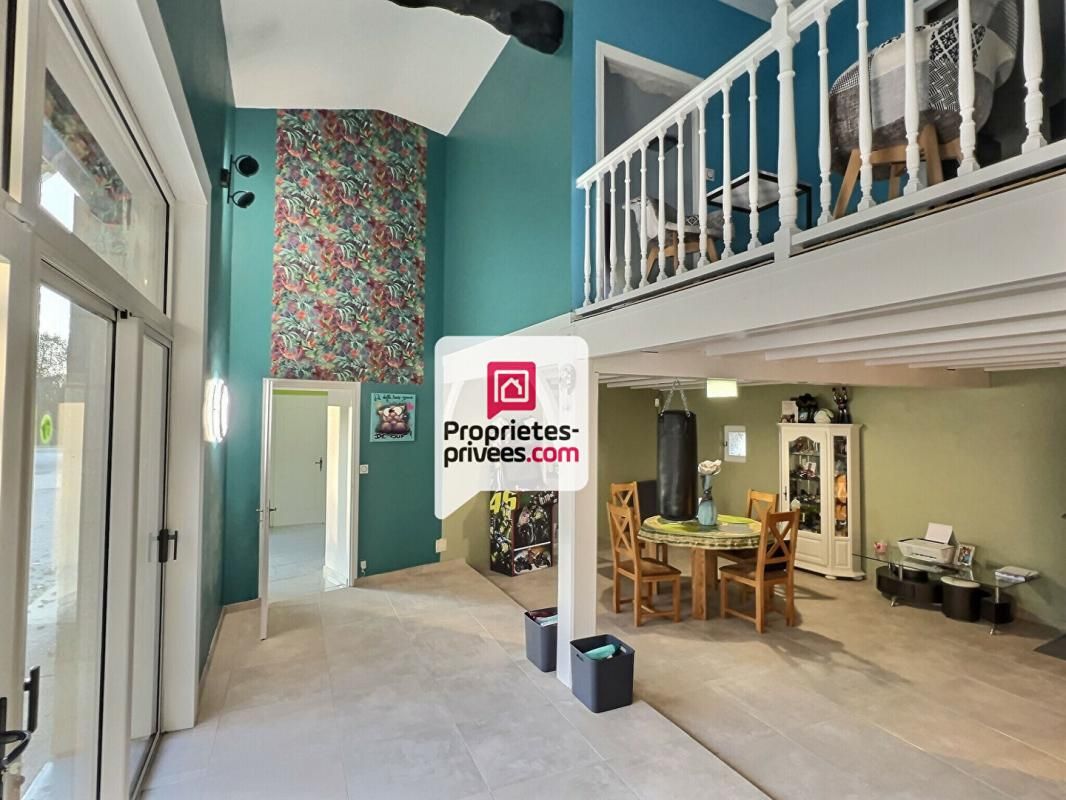 CHALAGNAC Belle propriété composée de 2 maisons indépendantes de 152m² et 95.5m² entièrement rénovées avec 1.75 ha de terrains sur CHALAGNAC (24380) 3