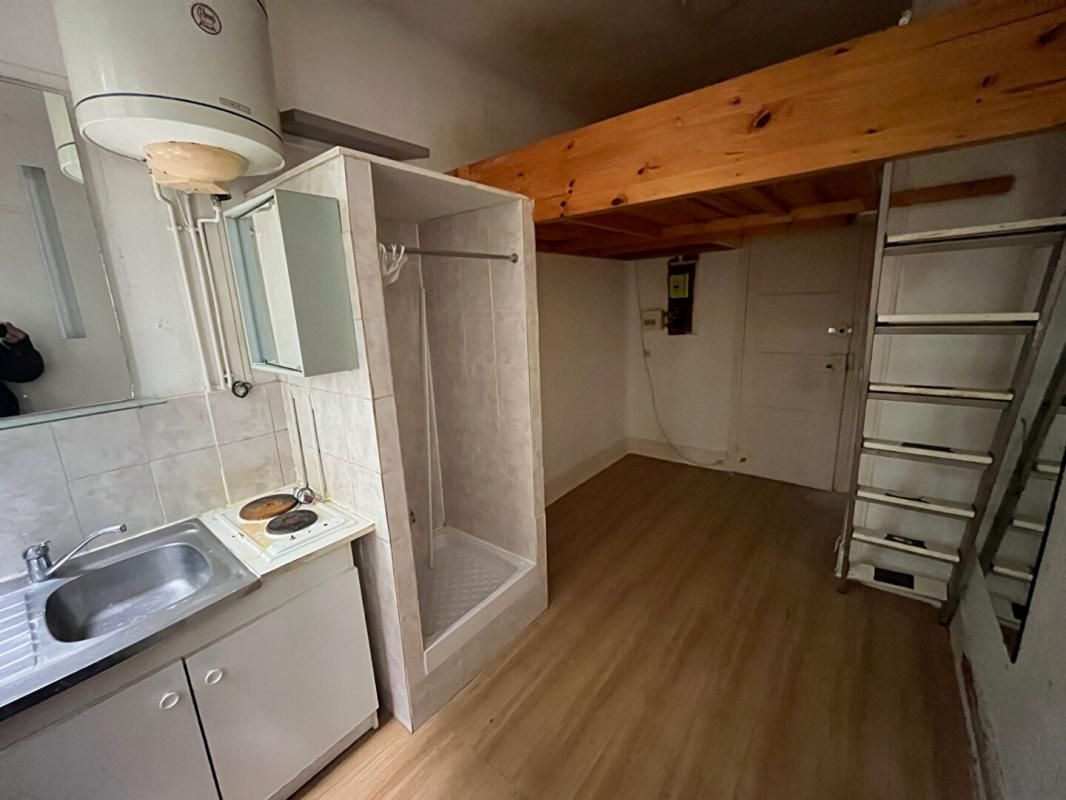 Appartement 2 chambres de service Paris 16 2 pièces 19.60 m2