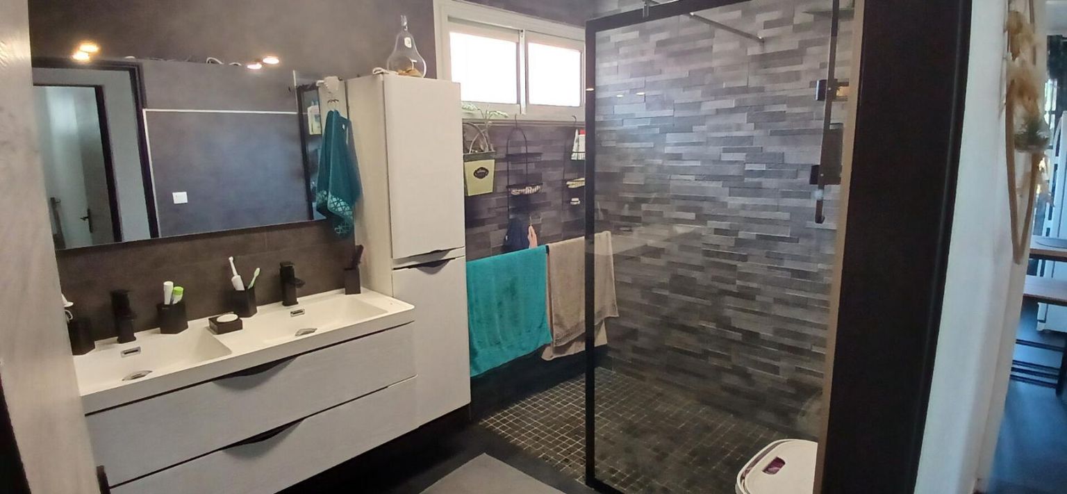 LE TAMPON Villa de 103 m² lovée sur un terrain de 530 m² à PONT D'YVES (LE TAMPON) 4