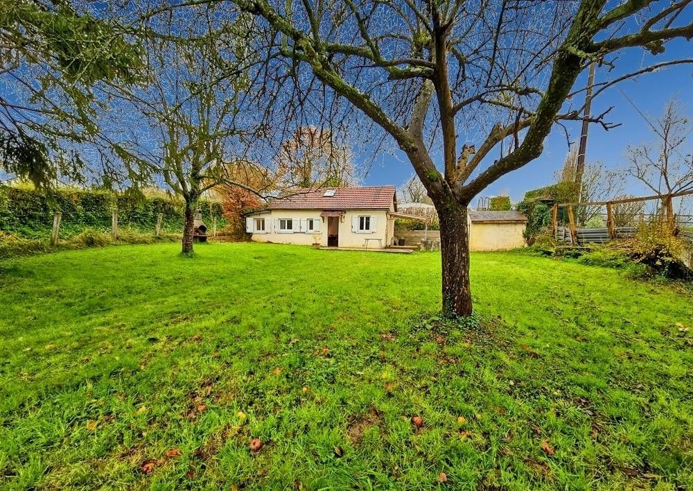 SAINTE-SCOLASSE-SUR-SARTHE Sainte Scolasse Sur Sarthe 61170 Maison de campagne libre, mezzanine, terrain clos 560 m² 2