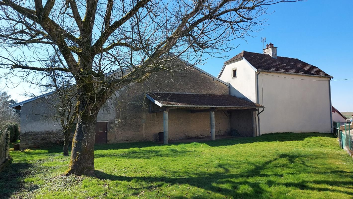 CUBRY-LES-FAVERNEY Maison Cubry Les Faverney 7 pièce(s) 147 m2, jardin 2