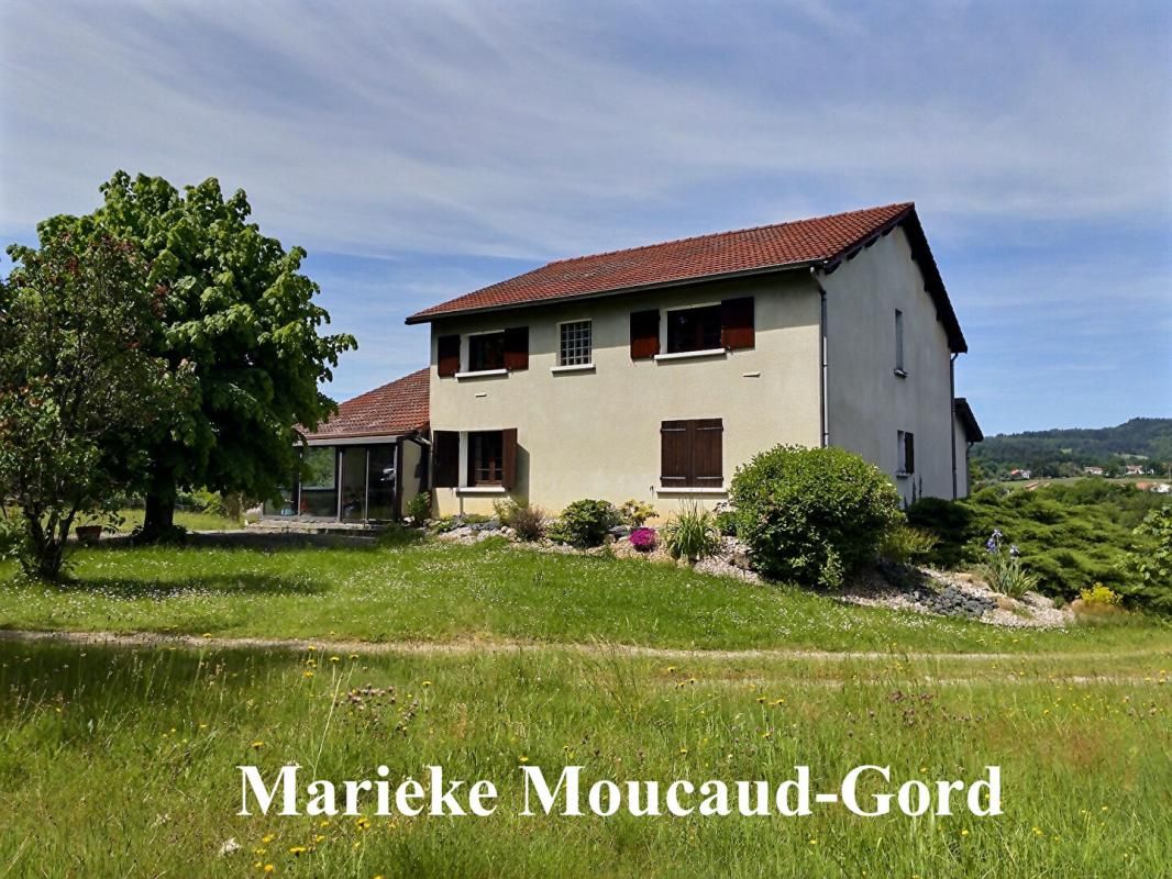 BEAUZAC Maison individuelle de 295 m², 6chambres,au coeur d'1.3hectare avec accès à la rivière 2