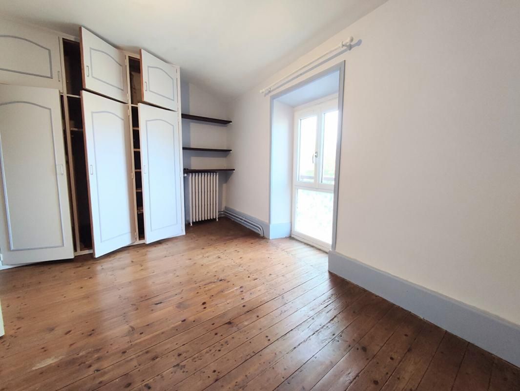 CONFOLENS Maison de ville 9 pièces sur sous-sol garage jardin toit terrasse 3