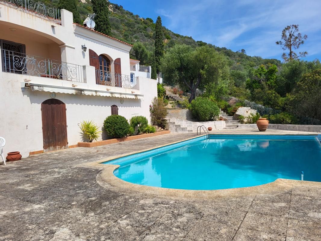 AJACCIO Villa dans un emplacement d'exception avec vue sur le golfe d'Ajaccio 4