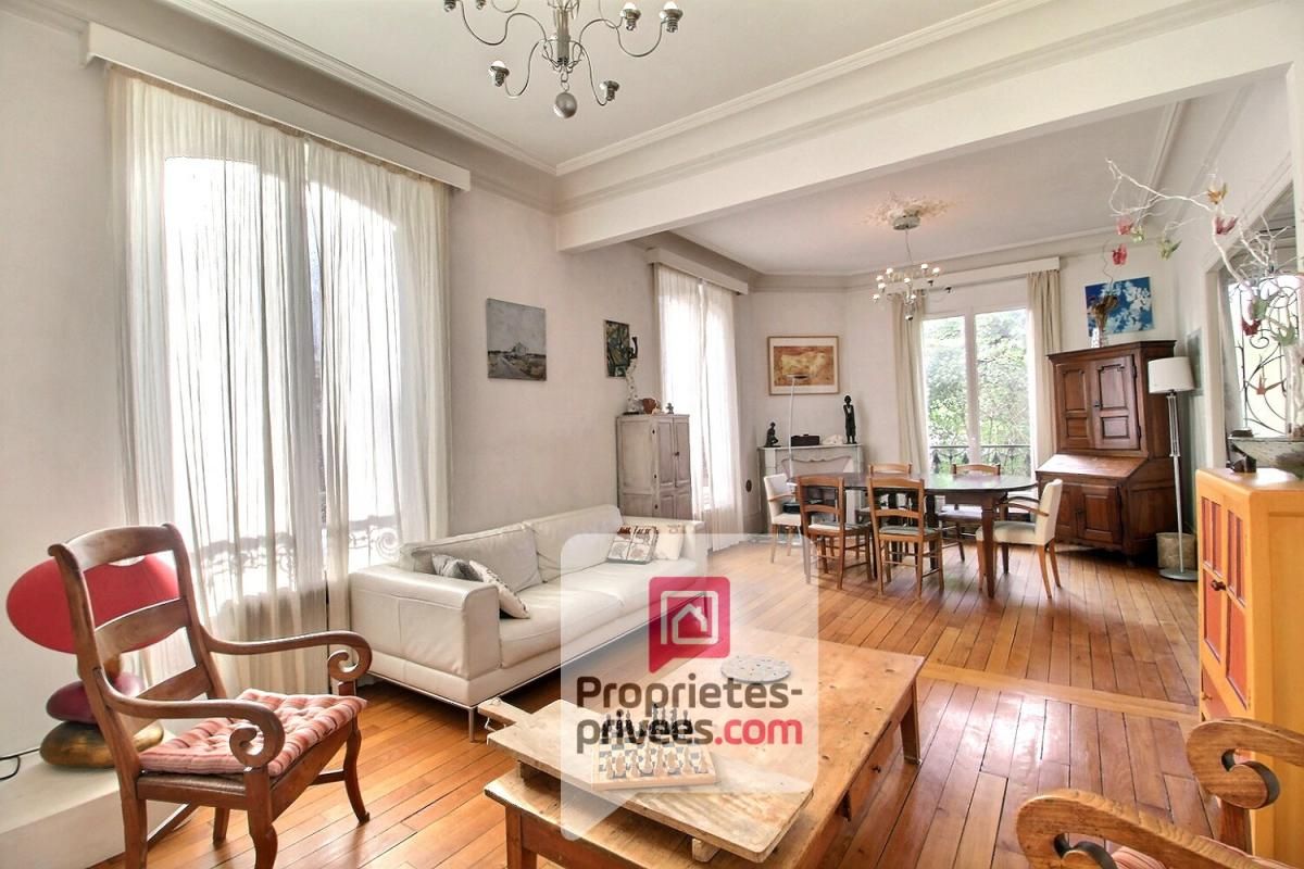 MONTARGIS ELEGANTE MAISON BOURGEOISE de180 m2, à deux pas du centre ville et gare de MONTARGIS à pied, Gare PARIS Bercy Direct en 1h 4