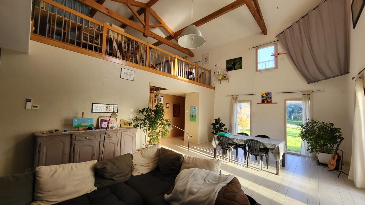 VILLAMBLARD Maison de 2005 hameau proche de Villamblard 7 pièces 200 m2 et 3000m² terrain 3