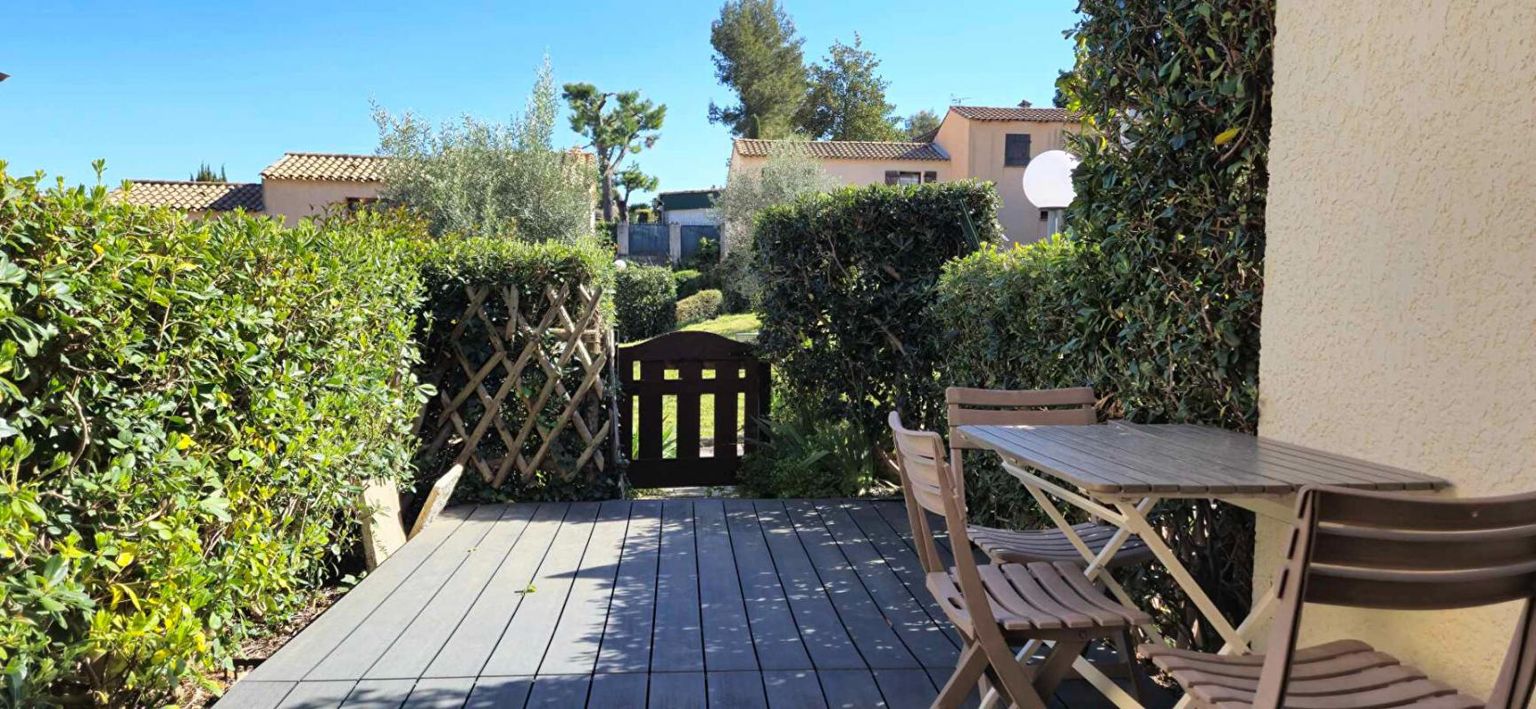 Charmante maison en copropriété avec piscine et terrain de pétanque