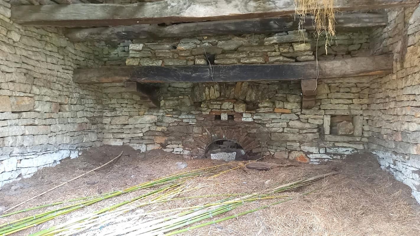 LIMOGNE-EN-QUERCY Ensemble immobilier en pierre 60m² 4 pièces à restaurer 4