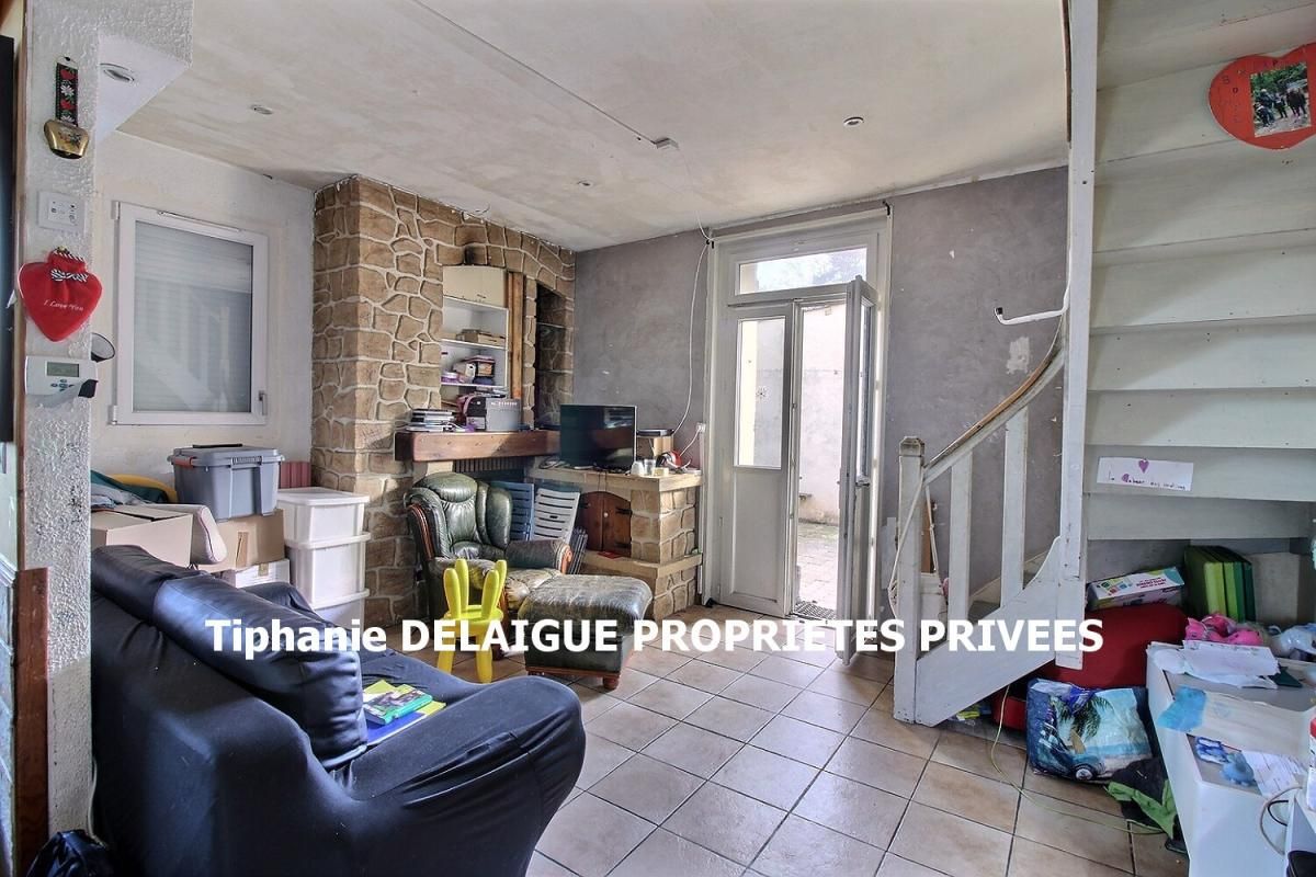 FIRMINY Firminy 42700  Maison de ville de 3 niveaux élevés sur cave 120m² habitables surface utile 108m² habitables surface carrez 4 chambres sur 202m² de terrain 3