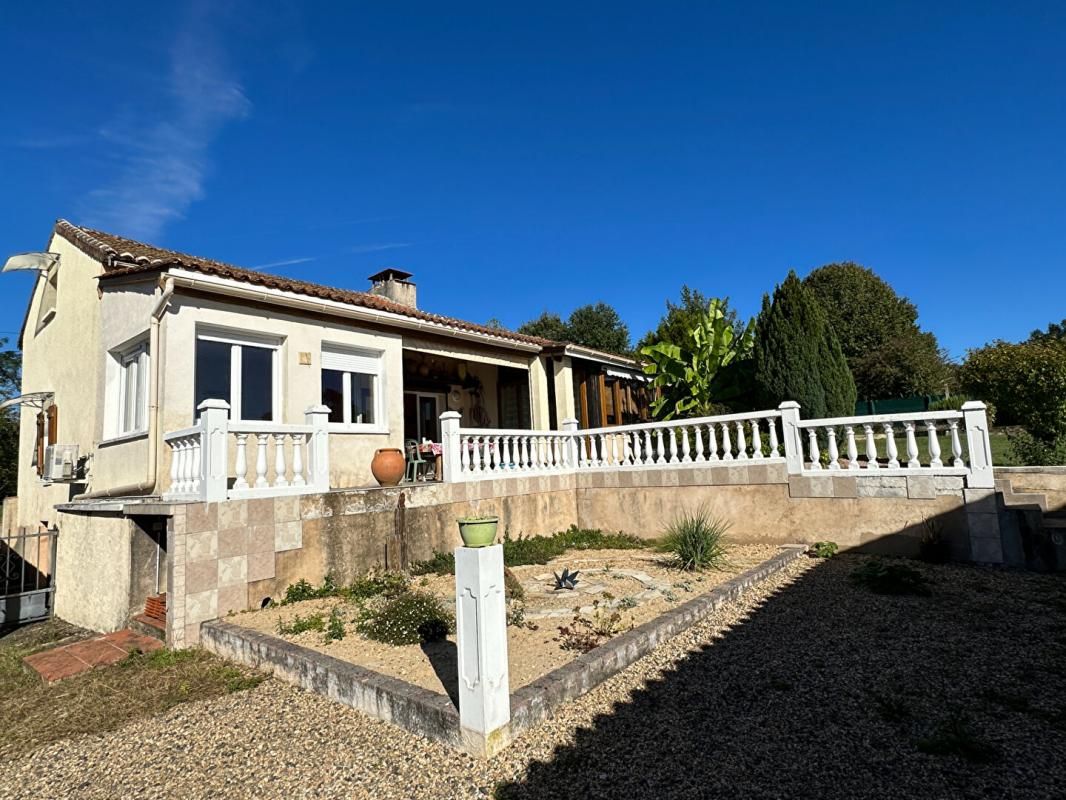 MAISON EN PIERRES