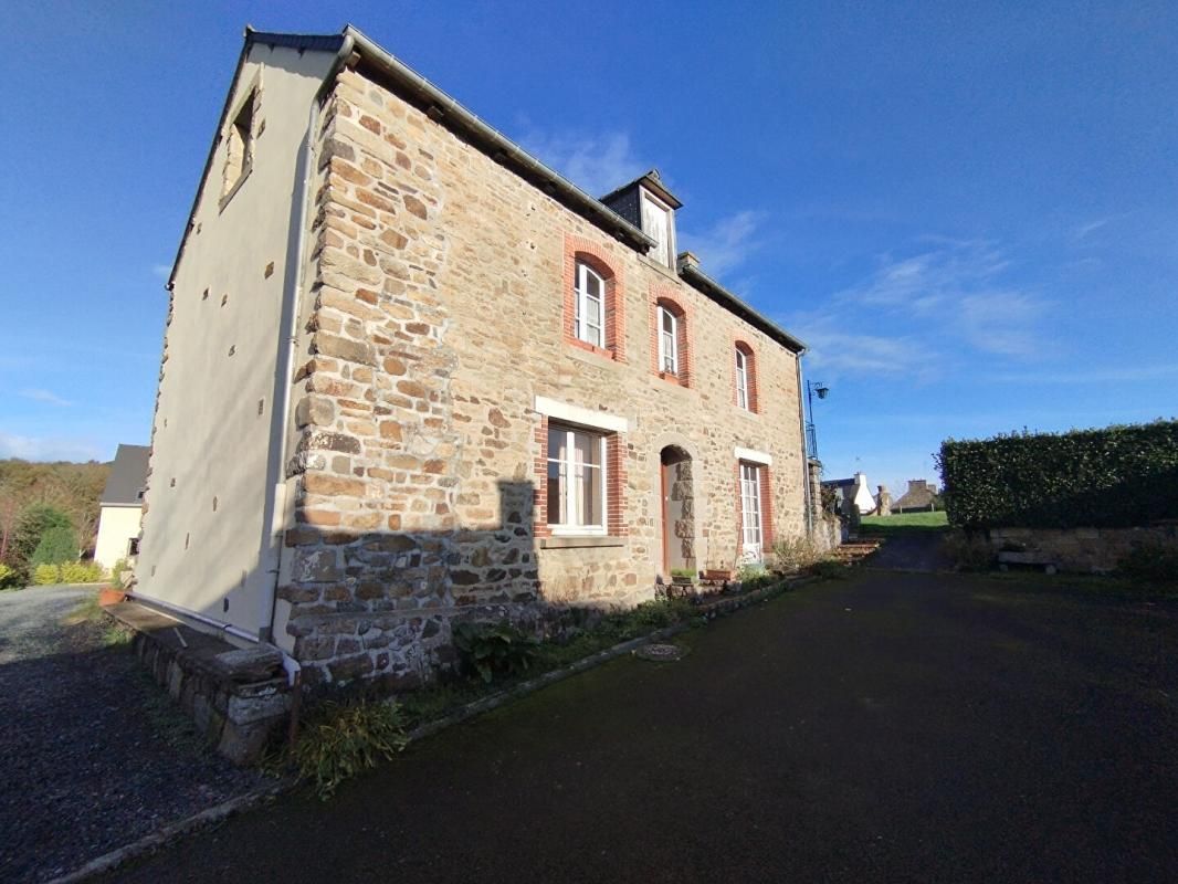 Aux portes de LAMBALLE maison , dépendances