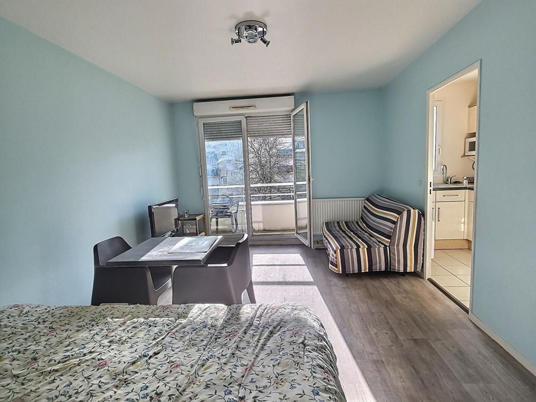 CHELLES Studio avec balcon - Idéal premier achat ou investissement ! 3