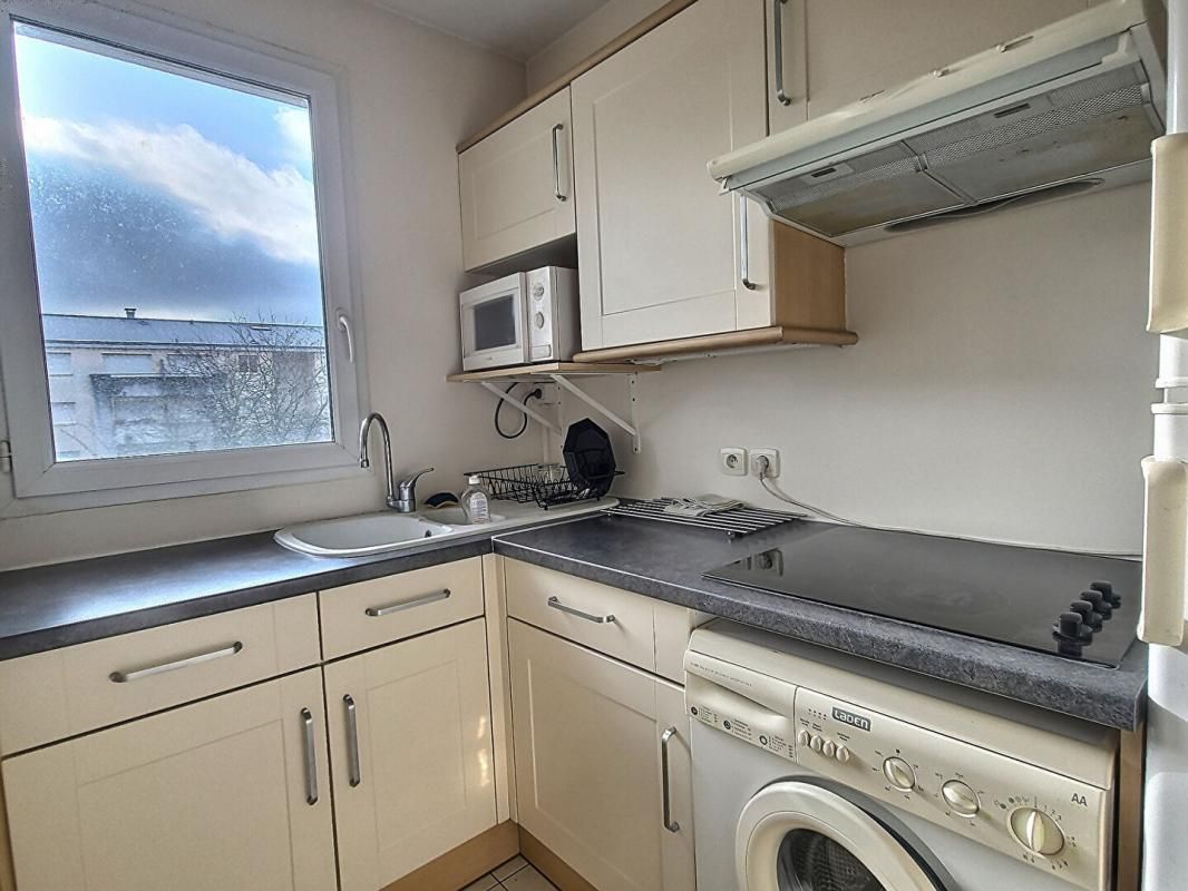 CHELLES Studio avec balcon - Idéal premier achat ou investissement ! 4