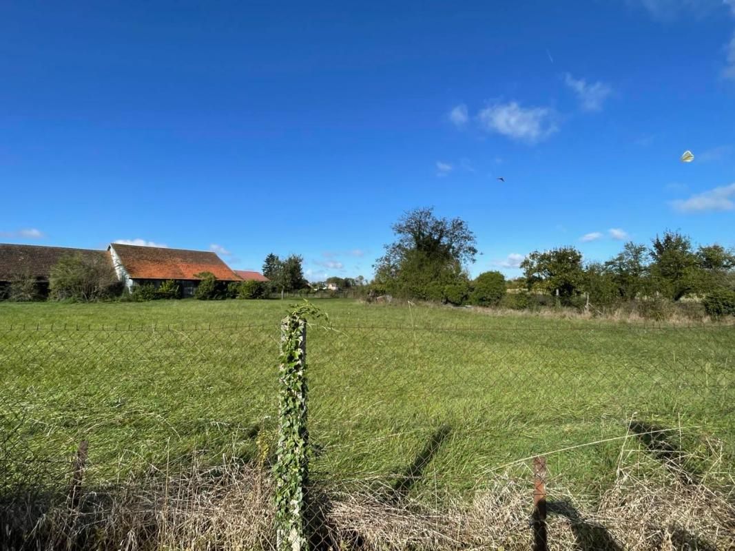 SAINT-MESMIN Terrain Saint Mesmin 2398 m2 1
