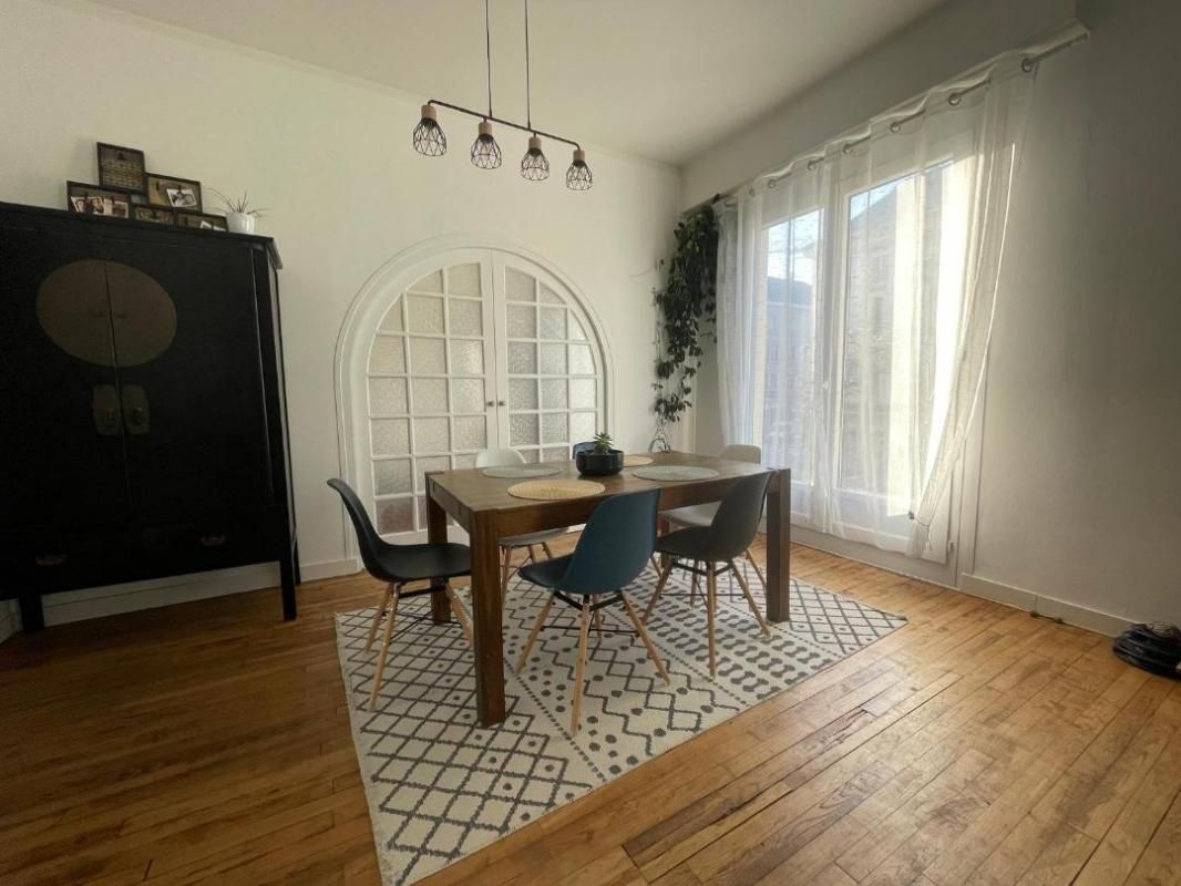 Appart de charme spacieux - Centre Ville 4 chambres - 110 .8 m²