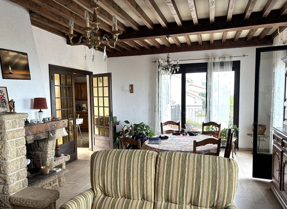 SAINT-HEAND St HEAND 42570 à 2 pas de l'église appartement 111m² 2 chambres TERRASSE GARAGE CAVE 3