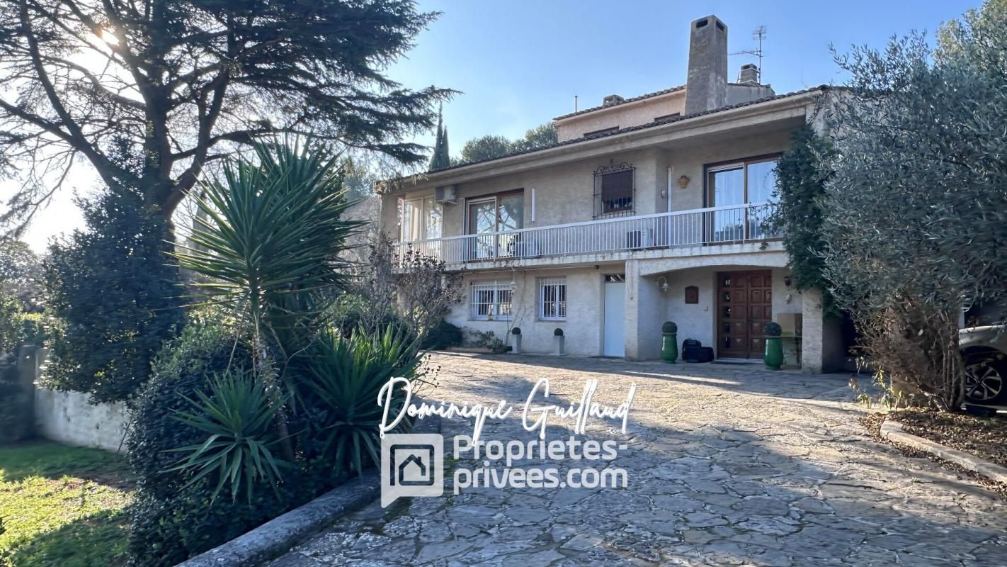 NIMES Nîmes-Secteur Justices Vieilles-Sophoras-Calme-Villa 7 pièces 3