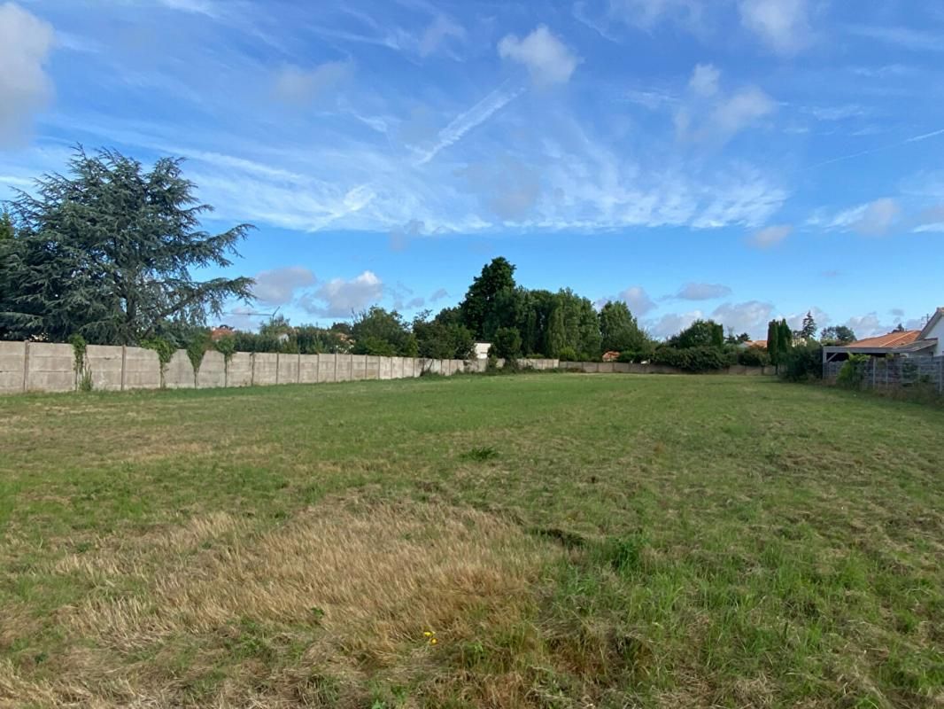 SAINTE-PAZANNE TERRAIN À BÂTIR VIABILISÉ - 44680 SAINTE PAZANNE - BUDGET 107 000 HAI 2