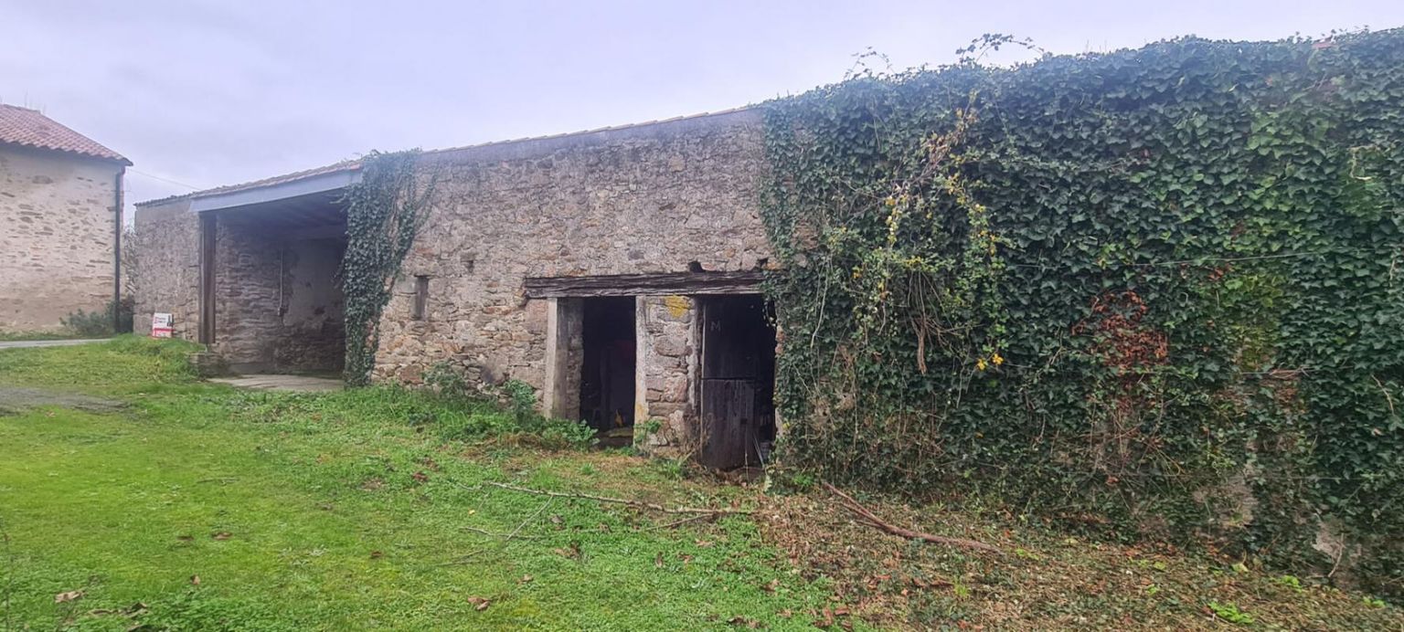 GORGES Corps de ferme Gorges 80 M² sur terrain de 3008 M² 3